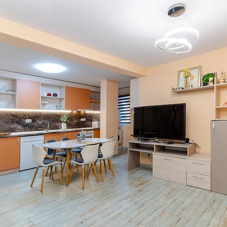 Mirela Guest Apartment Veliko Tărnovo Esterno foto