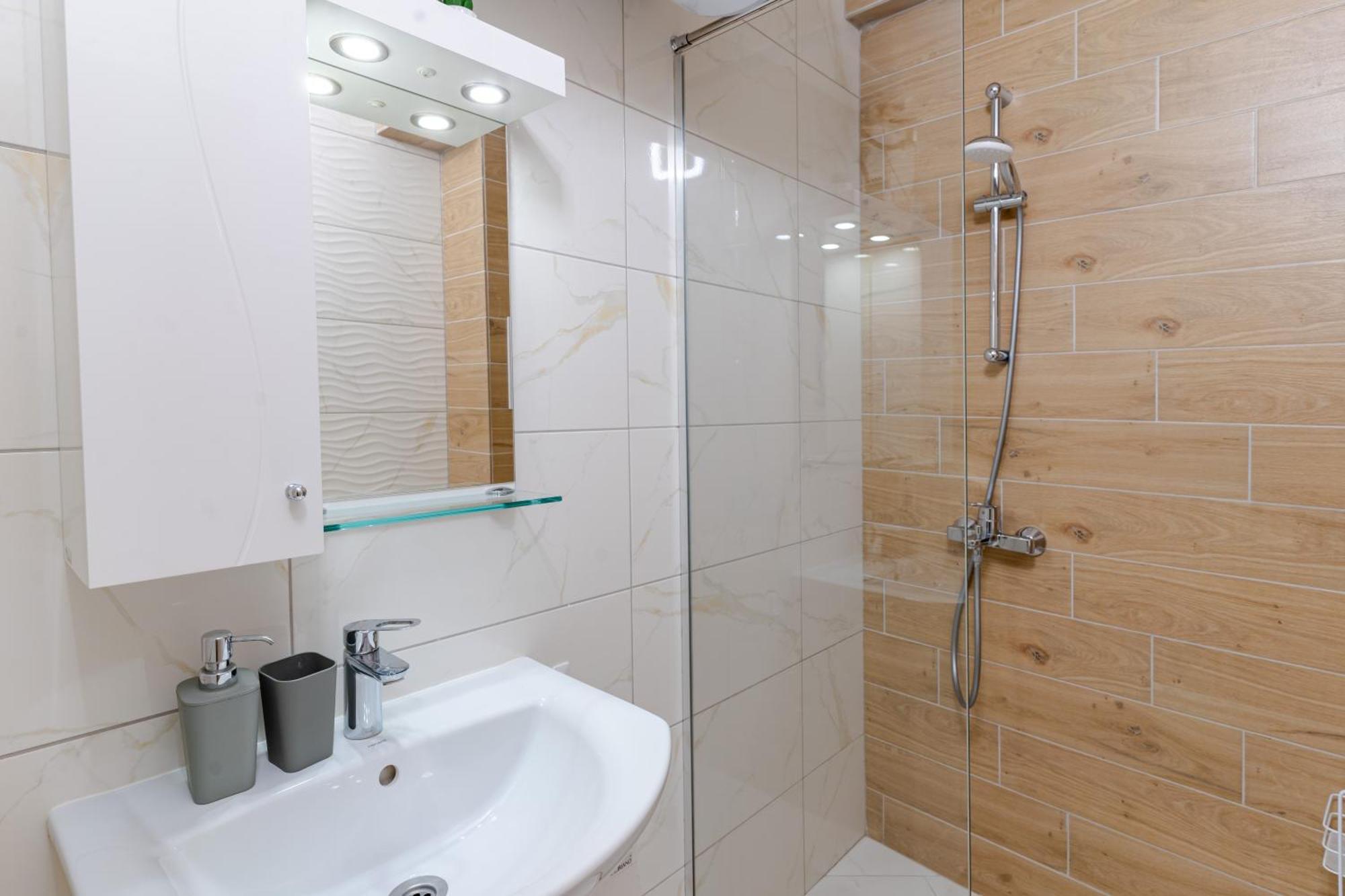 Mirela Guest Apartment Veliko Tărnovo Esterno foto