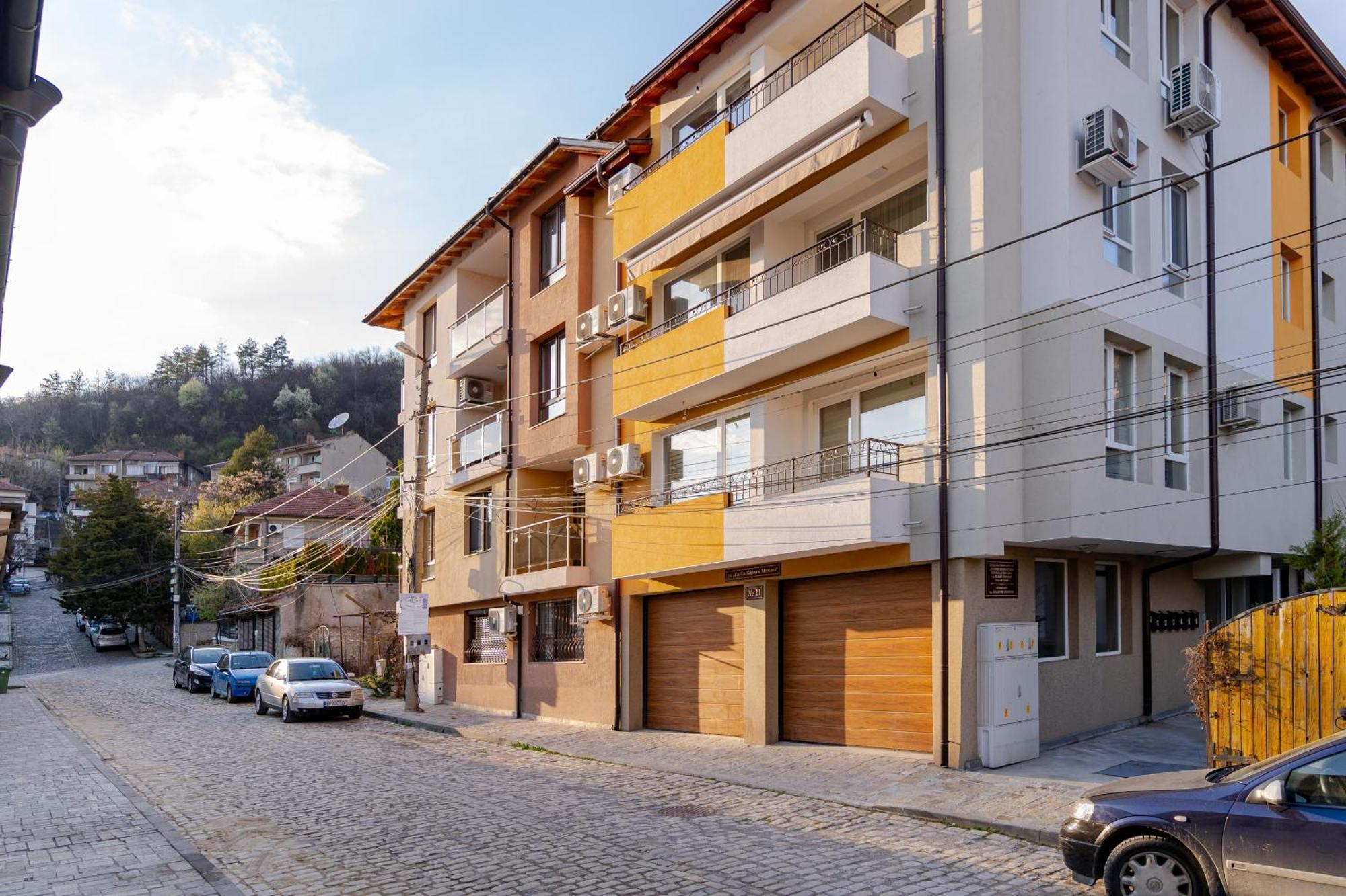 Mirela Guest Apartment Veliko Tărnovo Esterno foto